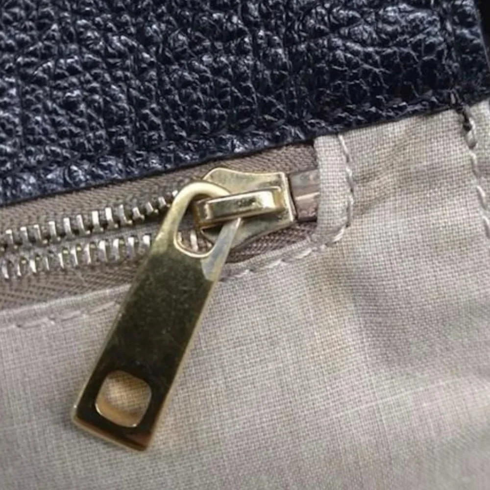 Authentic Marc Jacobs - Picture 5 of 15